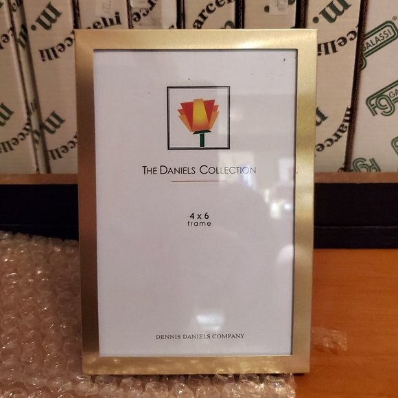 Dennis Daniels  Goldtone Aluminum 4"x6" Photo Frame #A2004G  New in Box - Picture 2 of 3